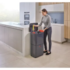 Die moderne Hausfrau Abfalltrennungs- und Recyclingbehälter Totem Max Grau