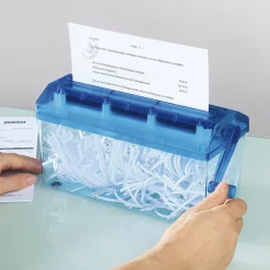 Die moderne Hausfrau Aktenvernichter