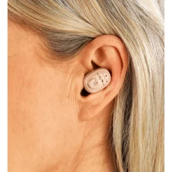 Die moderne Hausfrau Digitale Hörhilfe