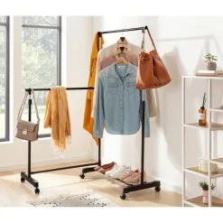 Die moderne Hausfrau Eck-Kleiderstange