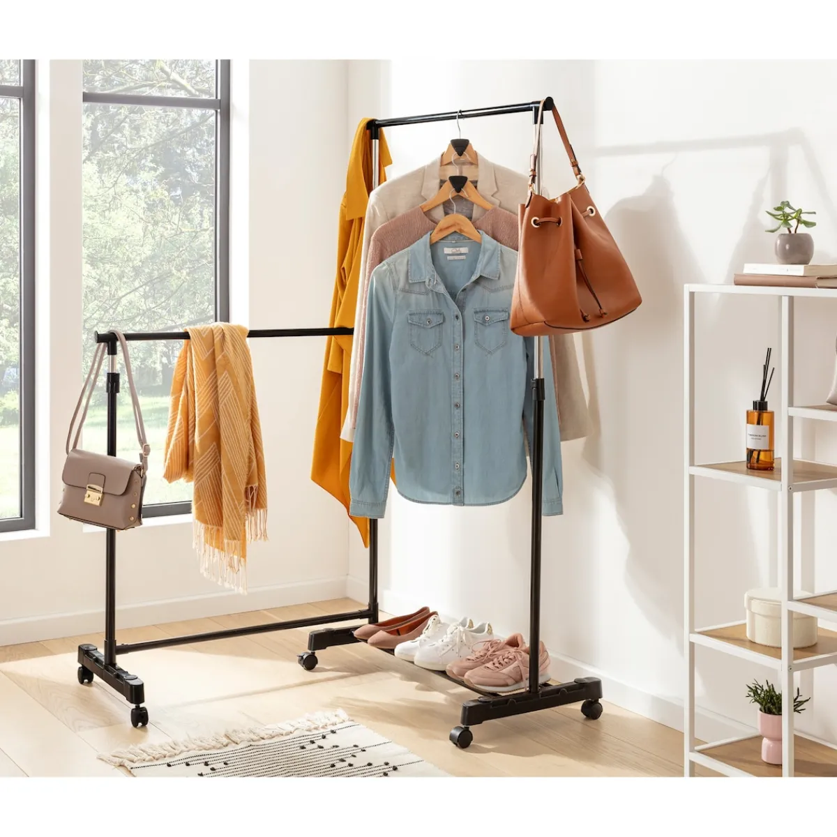 Die moderne Hausfrau Eck-Kleiderstange