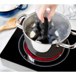 Die moderne Hausfrau Eierhalter Egguins