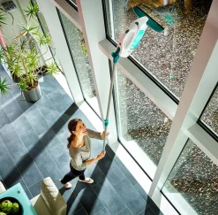 Die moderne Hausfrau Fenstersauger