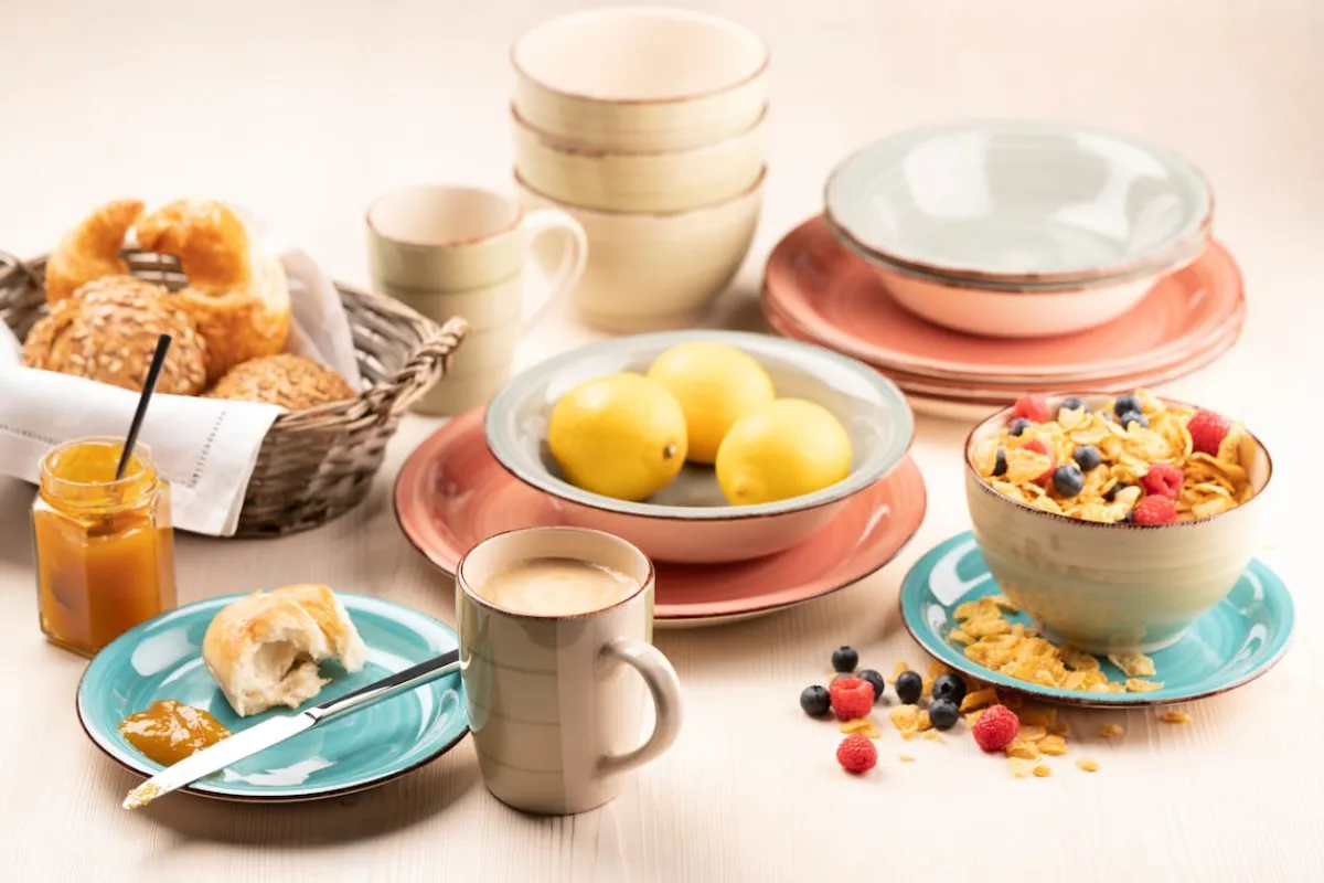 Die moderne Hausfrau Geschirr-Set, Steingut Lumaca Berry