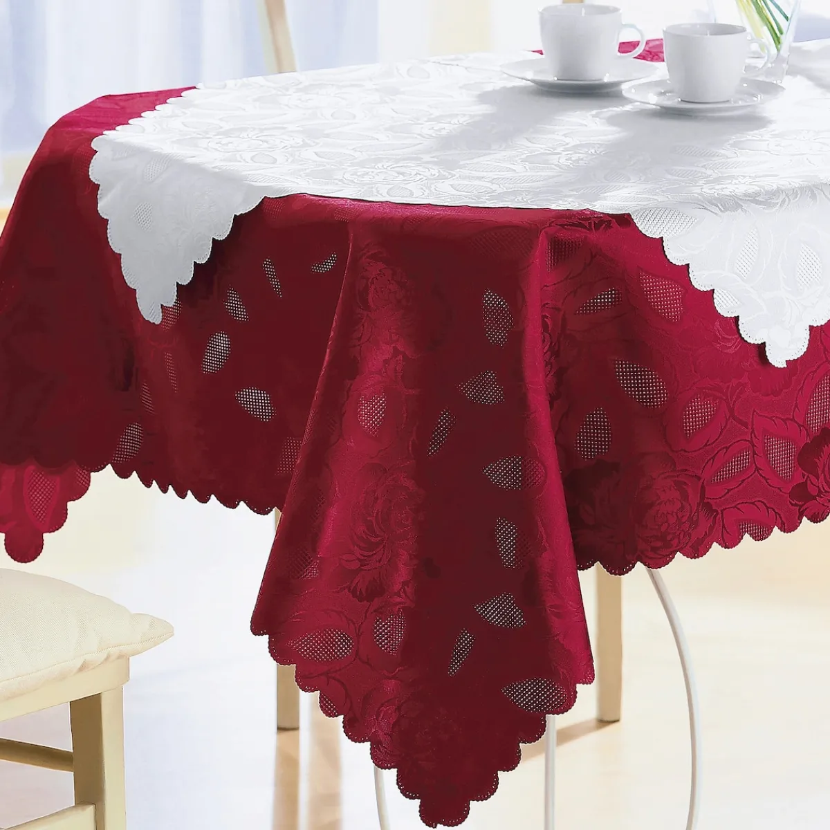 Die moderne Hausfrau Jacquard-Tischdecke "Jasmin" bordeaux