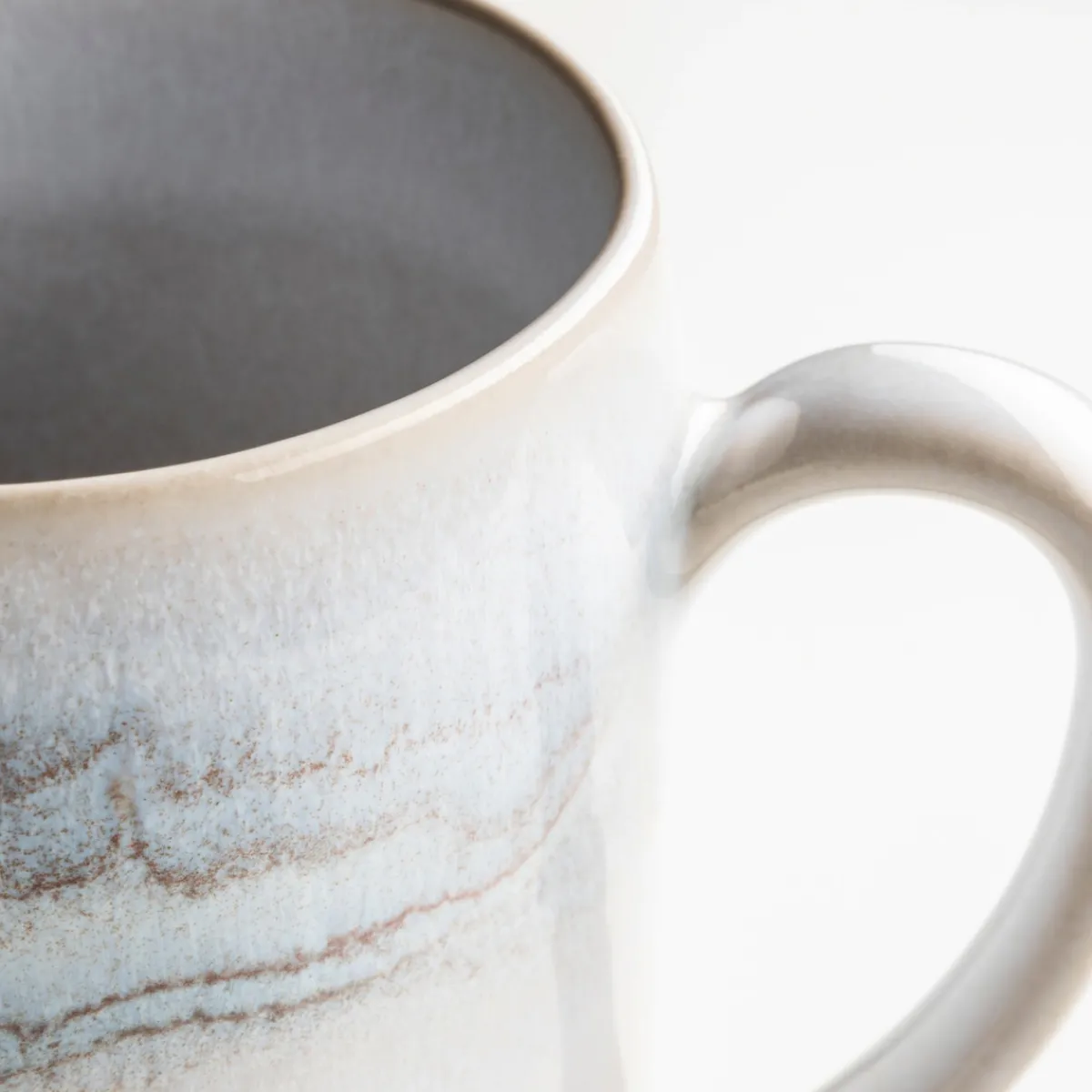 Die moderne Hausfrau Kaffeebecher-Set, Steinzeug TIEFER SEE Grau / Weiß