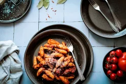 Die moderne Hausfrau Kaffeebecher-Set, Steinzeug Niara Schwarz / Grau