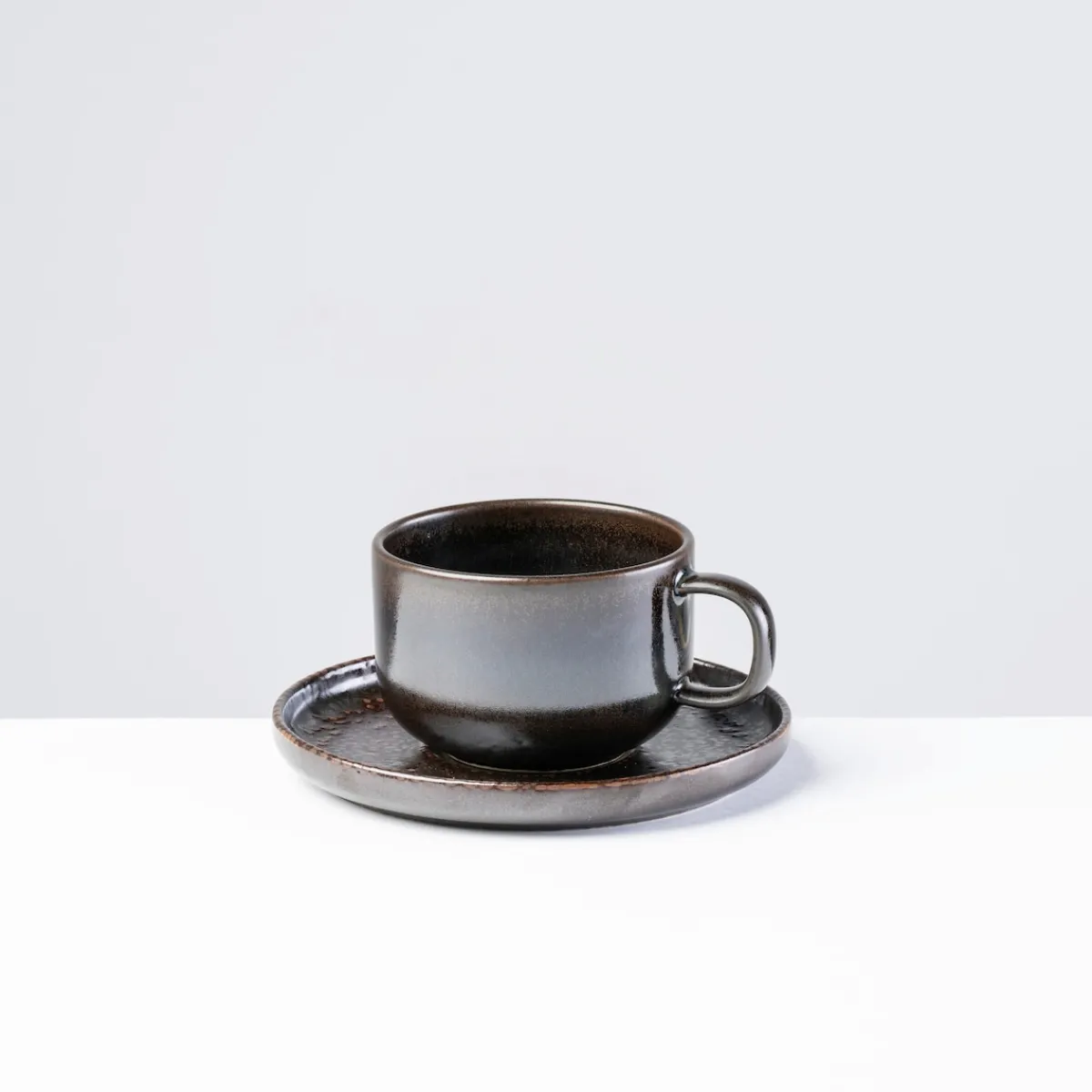 Die moderne Hausfrau Kaffeeobertassen-Set, Steinzeug Glockenklang