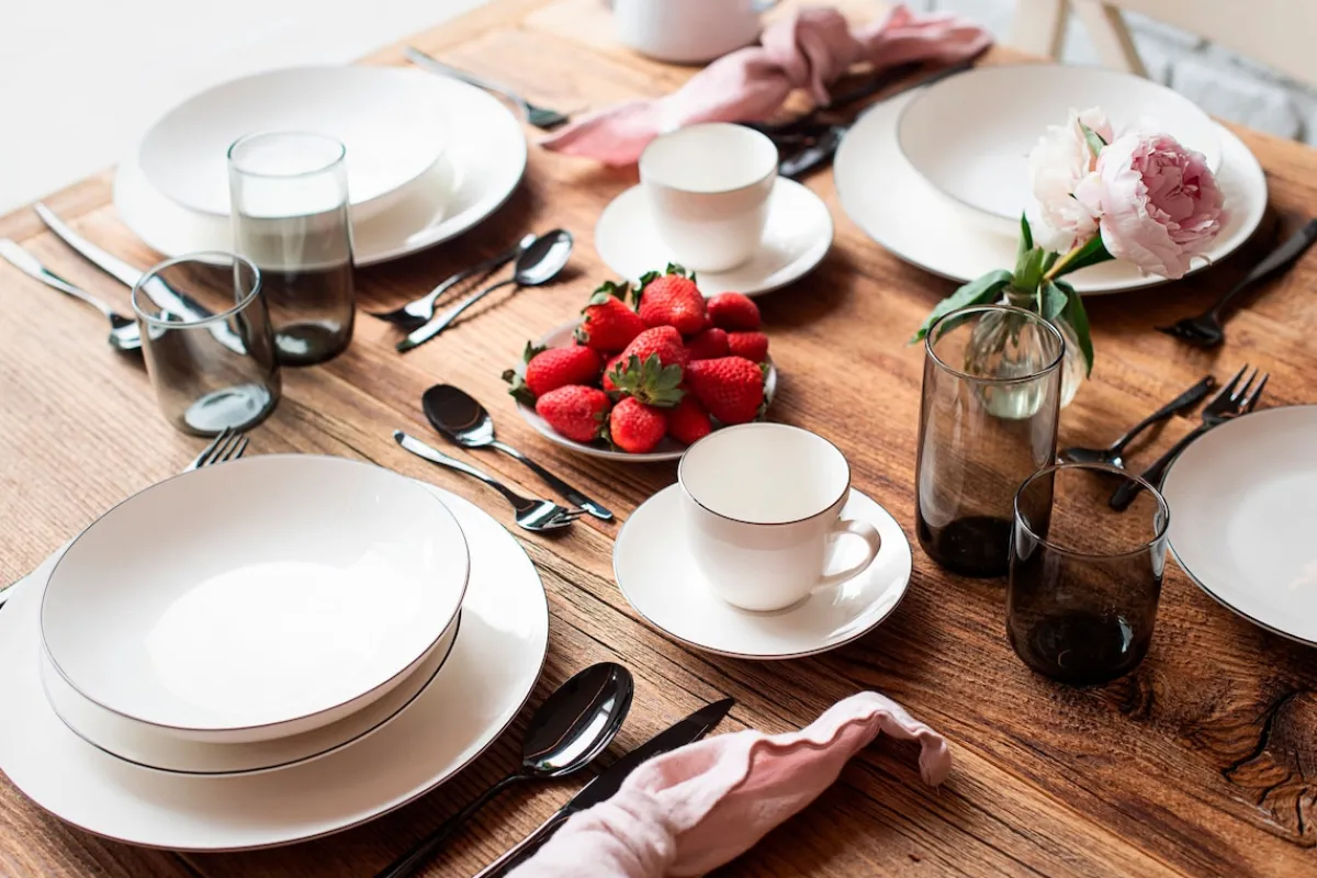 Die moderne Hausfrau Kaffeeservice, Porzellan Felise Weiß / Schwarz