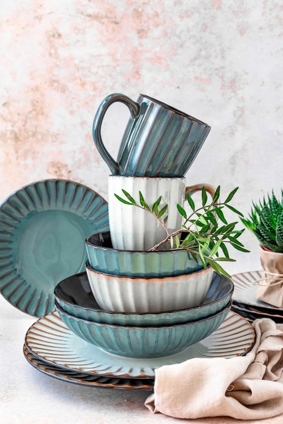 Die moderne Hausfrau Kombiservice, Steinzeug Confino Beige