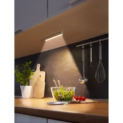 Die moderne Hausfrau LED-Sensorleuchte