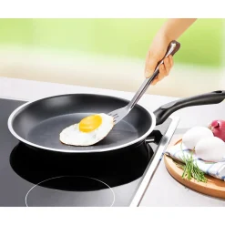 Die moderne Hausfrau Pfannenwender