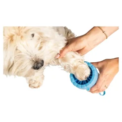 Die moderne Hausfrau Pfotenreiniger