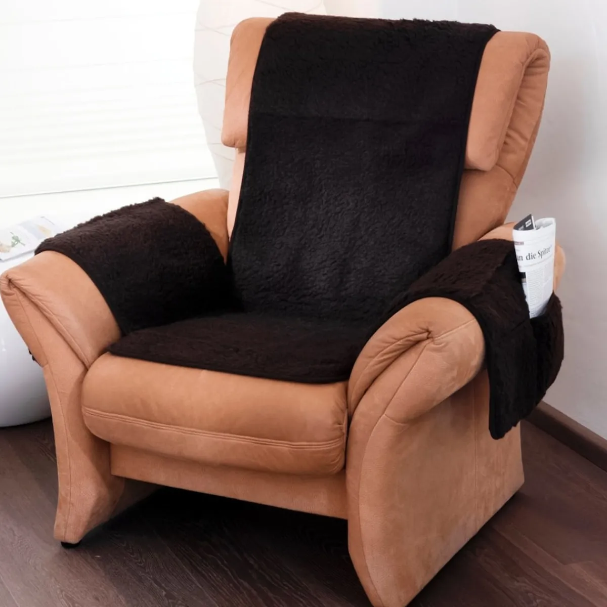 Die moderne Hausfrau Sesselschoner aus Schurwolle braun