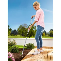 Die moderne Hausfrau Unkrautstecher mit Teleskopstiel