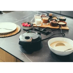 Die moderne Hausfrau Waffelautomat